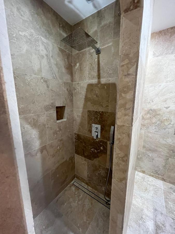 Magnifique Studio Avec Piscine آرْلْ المظهر الخارجي الصورة